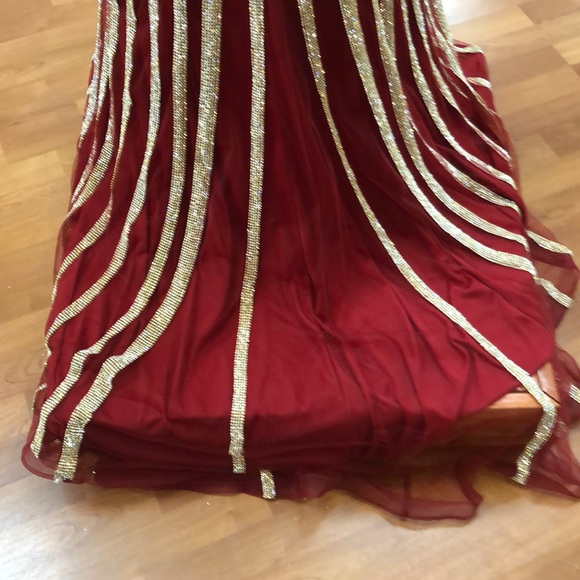 ⭐️SOLD OUT⭐️ Burgundy special occasion dress - Picture 6 of 7